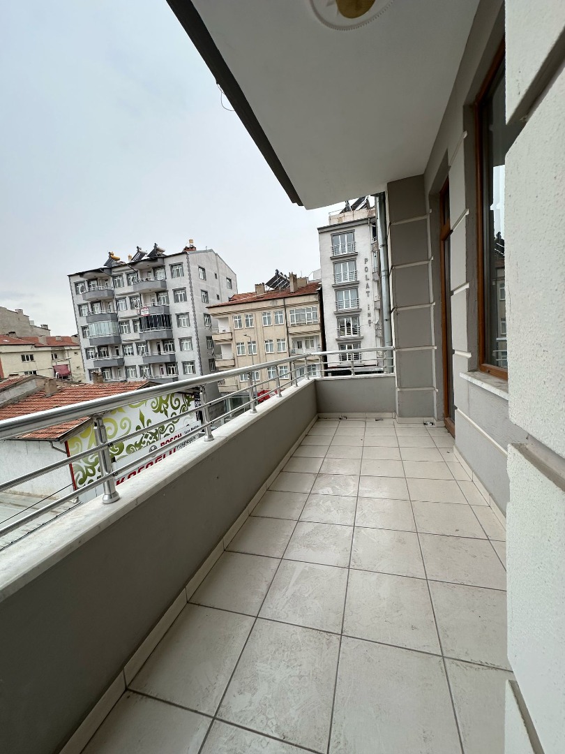 KAYSERİ DEVELİ ÇARŞI MERKEZDE SATILIK DAİRE